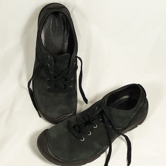 keen black shoes womens